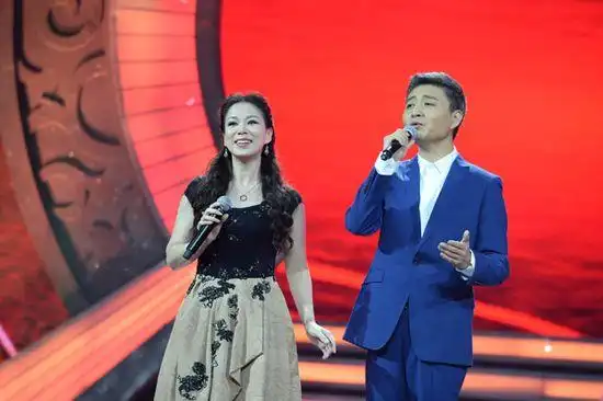 明星同乐会牵手袁成杰等明星夫妻共度七夕