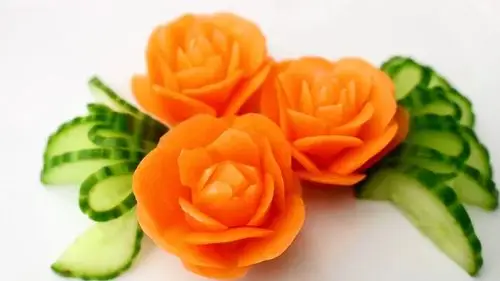 美食小厨坊         【胡萝卜餐桌上的雕刻】胡萝卜花.