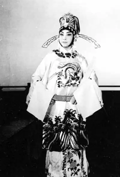 23张老照片怀念艺术家杜近芳曾演李铁梅和吴清华恩师为梅兰芳