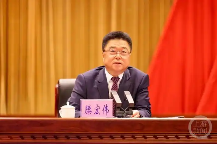 江北区委书记滕宏伟出席大会并致辞,区委副书记,区人民政府区长陶世祥