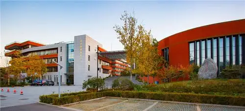 青岛六十八中校园