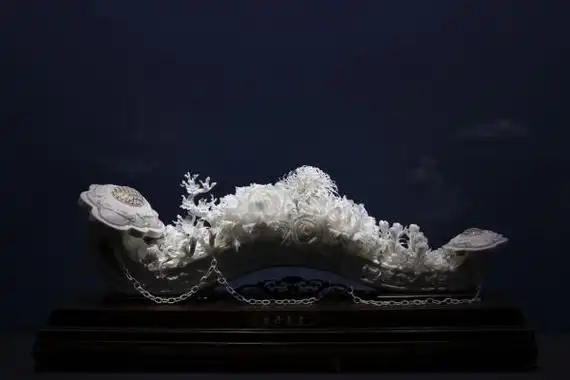 北京德化白瓷亮相国博线条流畅形神兼具