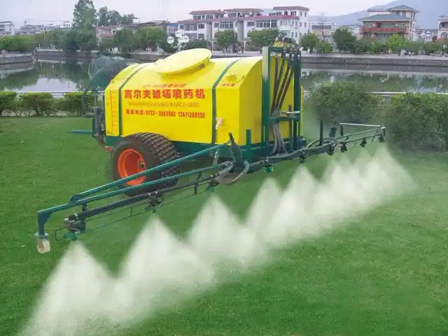 ly-900牵引式高尔夫球场喷药机