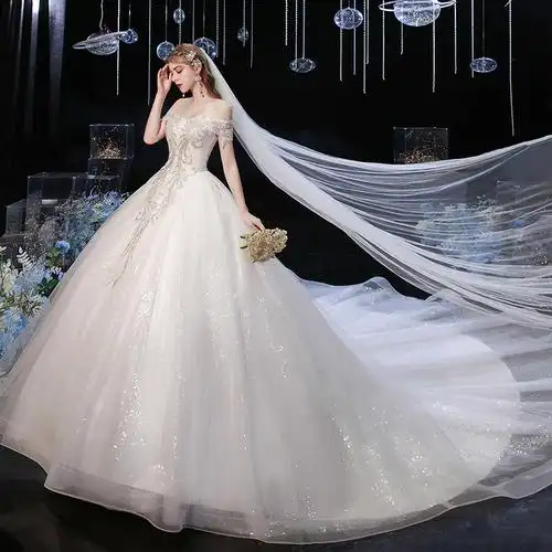 婚纱拖地款长拖尾