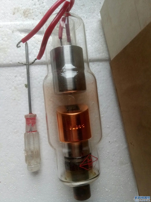 出售x射线球管两只氘灯一只铅玻璃两片