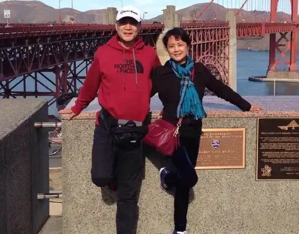 看看刘之冰前妻冯丽萍再看看现任茹萍差别显而易见