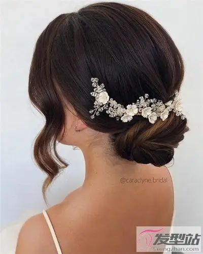 30 岁女士适合的盘发 优雅高贵低调内敛_发型站_最新流行发型设计发型