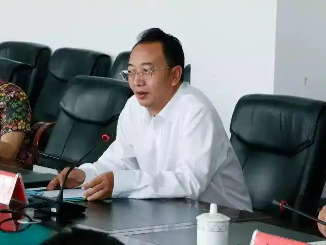 杨浩东在市委常委,临翔区委书记尚东红,市委常委,市委秘书长李银峰