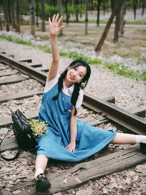 铁轨拍照姿势