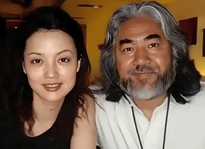 张纪中宝刀未老,小31岁老婆发文庆祝:42岁接好孕_樊馨蔓_杜星霖_妻子