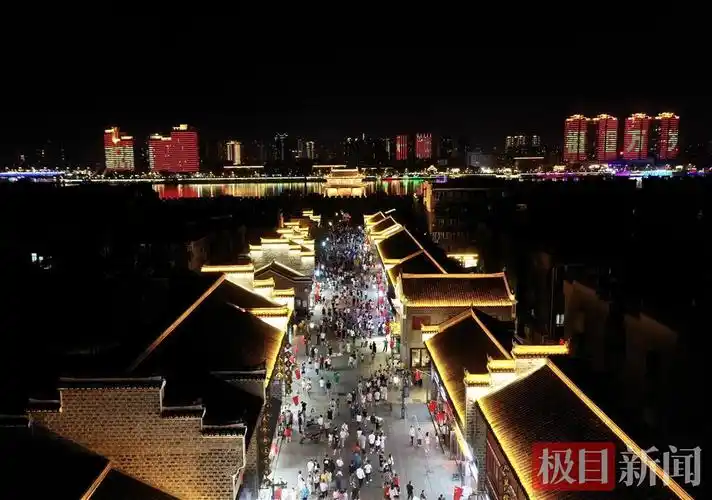 跟着味蕾游荆楚|860米襄阳北街汇聚上百家小吃店,全国最长仿古步行街