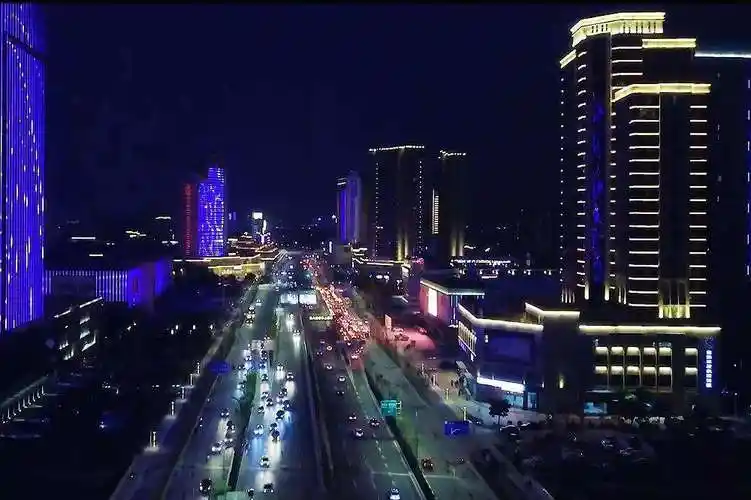 扬州扬子江"六路,一环,一河"夜景五光十色,耀眼夺目