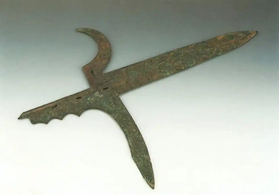 全长不过1米5的车战利器青铜戈,为何能成为中国最特色的兵器?