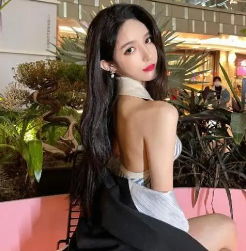 "贝勒爷"邵雨轩