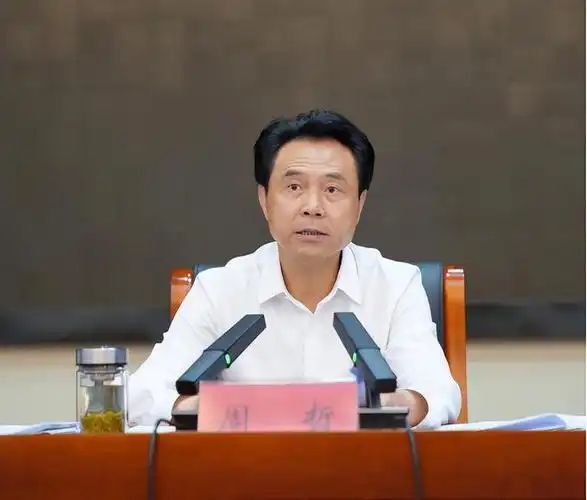 罗山县深入推进"万人助万企"打造最优  营商环境攻坚大会召开