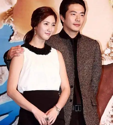 因为长得美嫁入豪门,离婚后获15亿分手费,如今身价300亿_高贤贞