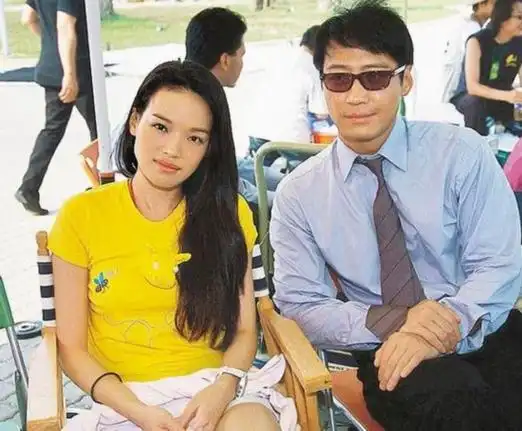 回顾黎明我为前妻花7亿离婚后做自己娶女助理恩爱5年零绯闻