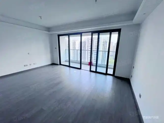 大境公园时代 小三房 南北通透 次新房 装修好 停车方便