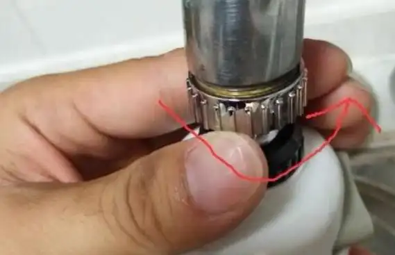 内丝水龙头嘴拆卸图解