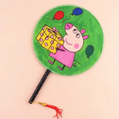 那你们想不想拥有自己的小扇子呢,一起跟着老师来制作吧!