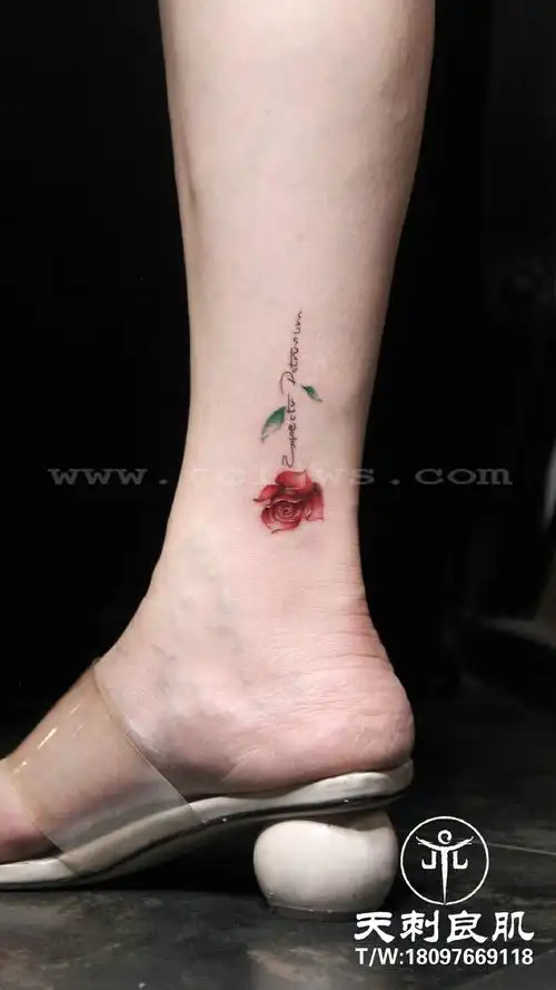 脚踝玫瑰花纹身