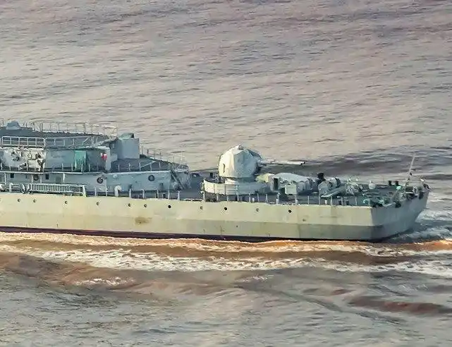 比原版强太多!136舰升级后威风凛凛,绿灰两色发射箱暗藏大玄机