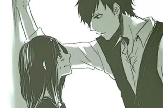 胸咚是啥壁咚的基础上加上胸靠近