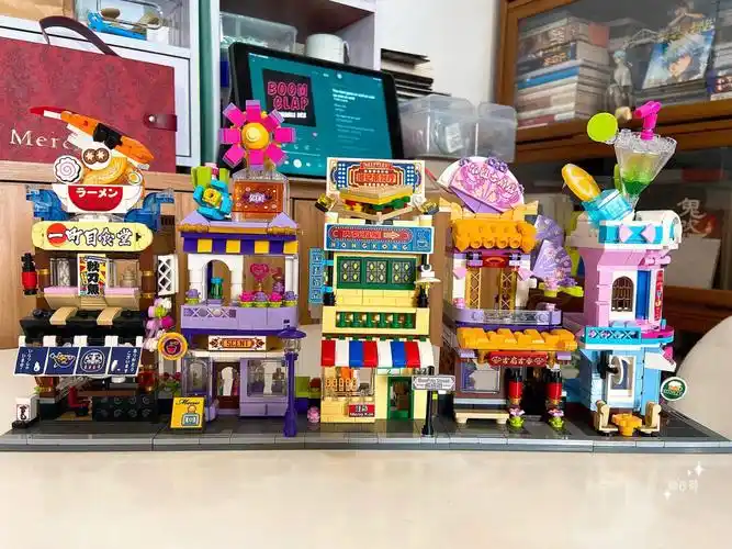 名创优品缤纷街景积木