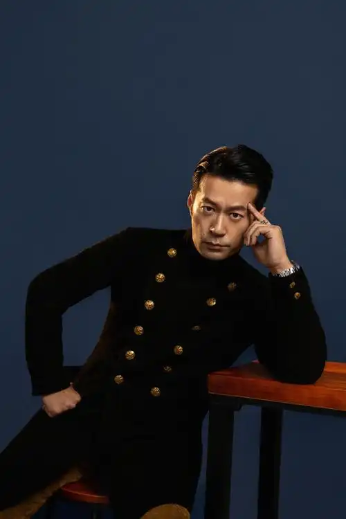 谭凯和董耀反差很大为演出官气吃胖自己丨人物