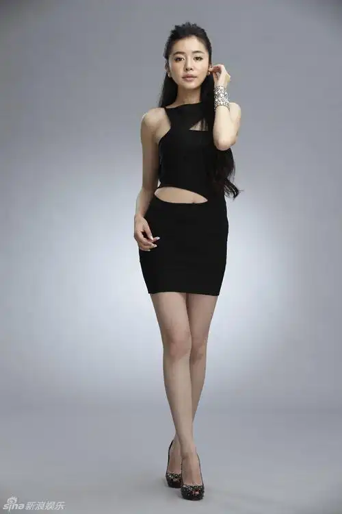 组图:赵多娜秀曼妙曲线 黑色短裙上演熟女诱惑_高清图集_新浪网