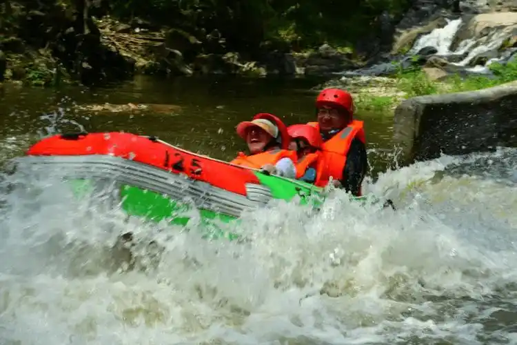 【这"夏"怎么玩?第1集】│ "趣"黄山区,漂流戏水,"浪"一下