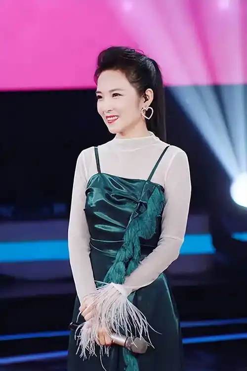 央视主持人管彤:我这辈子最正确的决定,就是在42岁高龄为丈夫生儿子