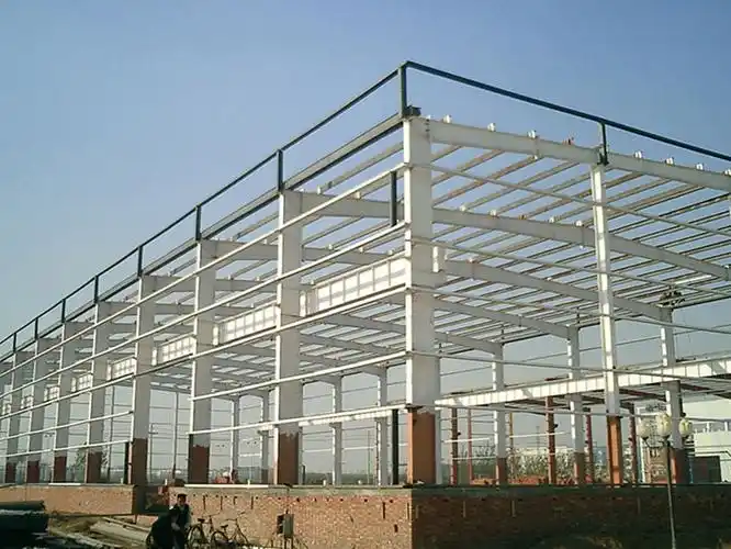 多层钢结构厂房振动探讨