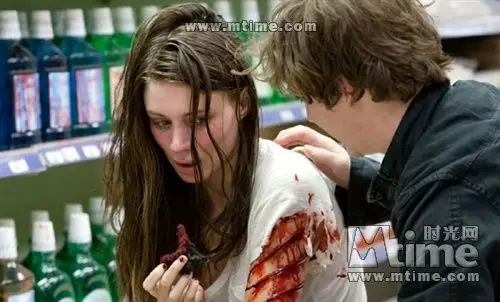 《新猛鬼街》新海报剧照 超级杀人魔面目初现