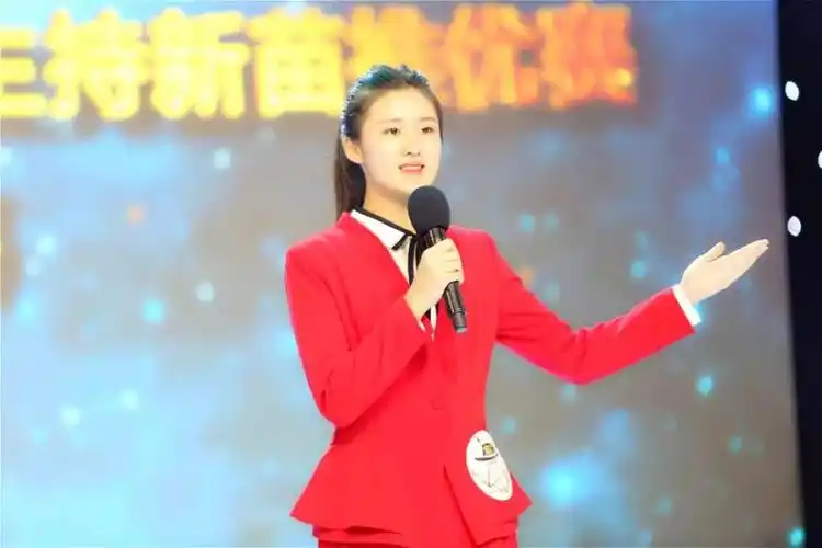 2021第八届"未来金话筒"主持人大赛高中组启动_腾讯新闻