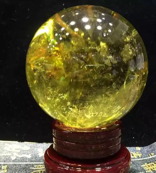 天然黄水晶球