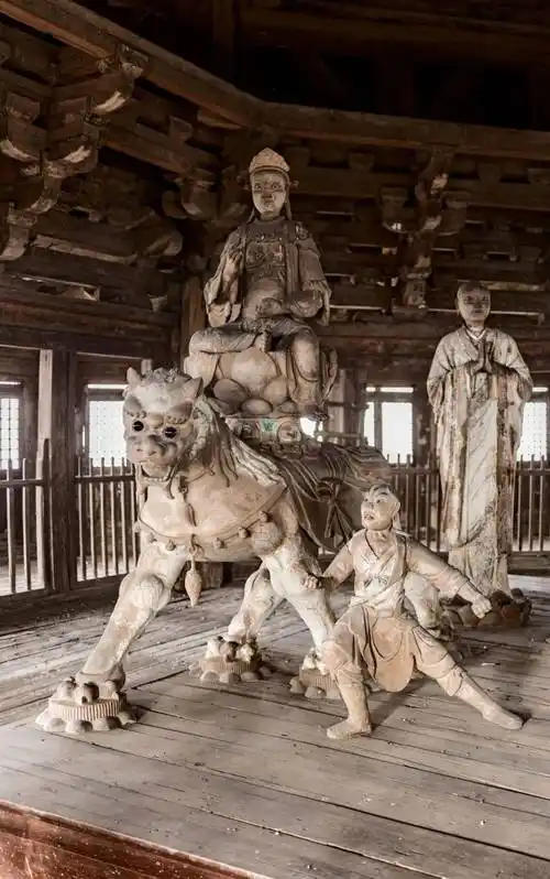 一尊佛像,二尊菩萨和二尊弟子像应县木塔第四层四方佛第四尊应县木塔