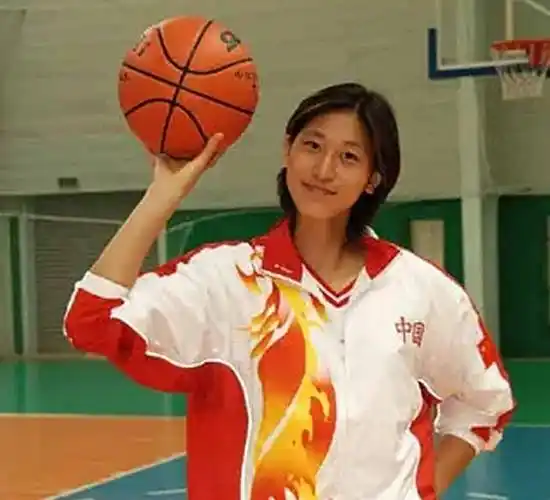 79,但隋菲菲的父亲始终希望女儿去念军校,像他与妻子一样成为一名军人