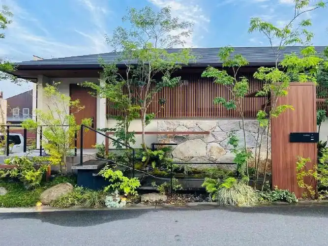 日式庭院园林风格天然石皮异形切割对缝背景