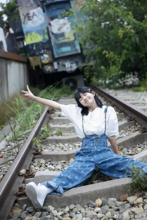 暴走萝莉尧洋个人写真