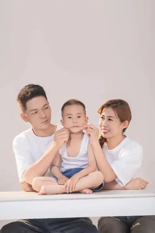 一家四口,平安喜乐! 执子之手,与子偕老!#记录这一刻  - 抖音