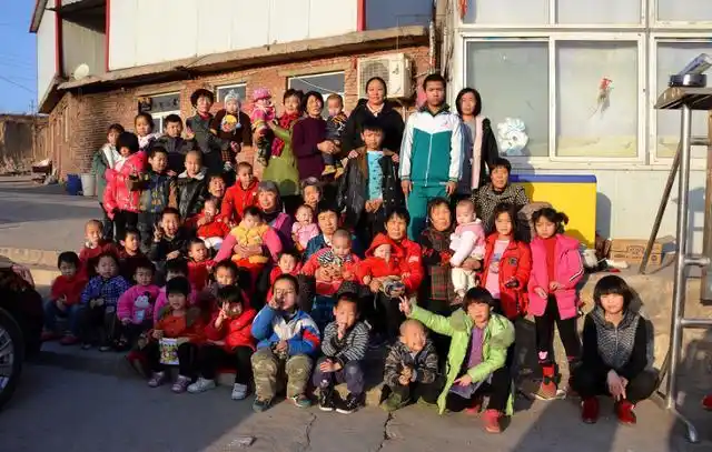 21年收养118个孤儿爱心妈妈李利娟活该被判刑20年