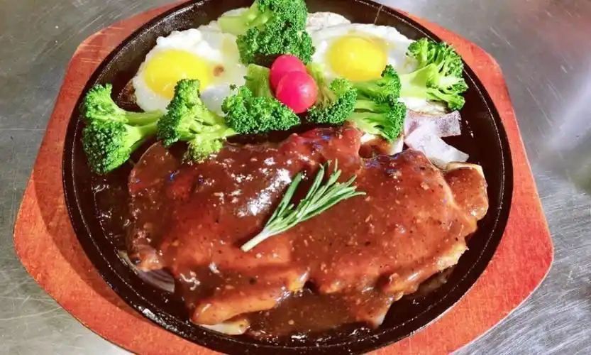 街头西冷牛排图片