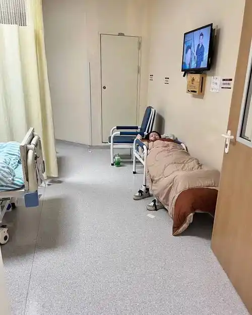 医院共用陪护床加盟,实现你精彩的生活._患者_家属_人们