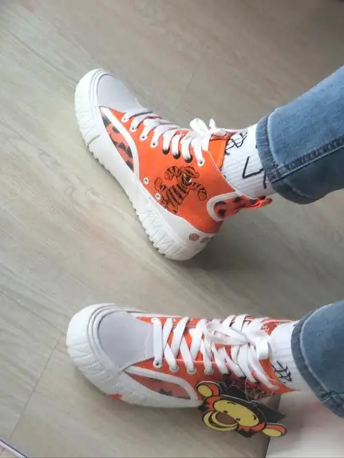 李宁帆布鞋也这么卷虎年跳跳虎帆布鞋女鞋