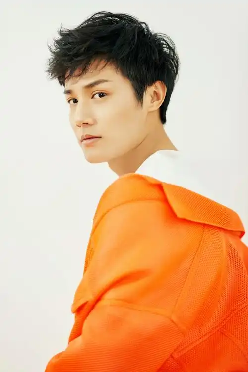 郑业成阳光帅气橙色系写真高清图片56