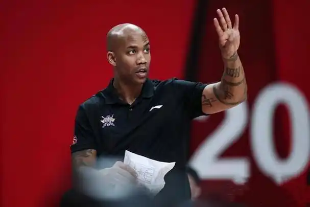 毒瘤型教练马布里!年年陪跑,专废顶级外援,北控留着他干啥?