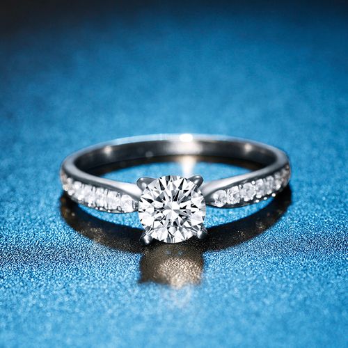 18k白金钻石戒指女 真钻求婚定制铂金一克拉结婚豪华群镶四爪钻戒