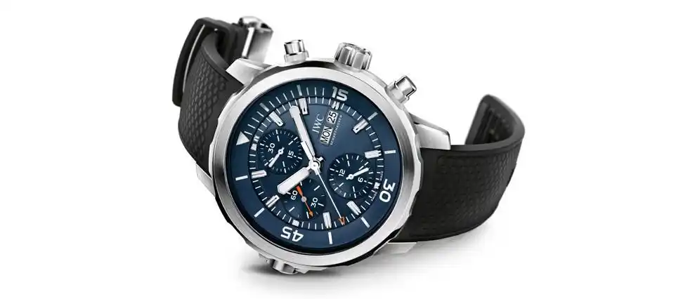 设计 此计时腕表具备测量减压站等功能,是潜水期间的重要备份系统.