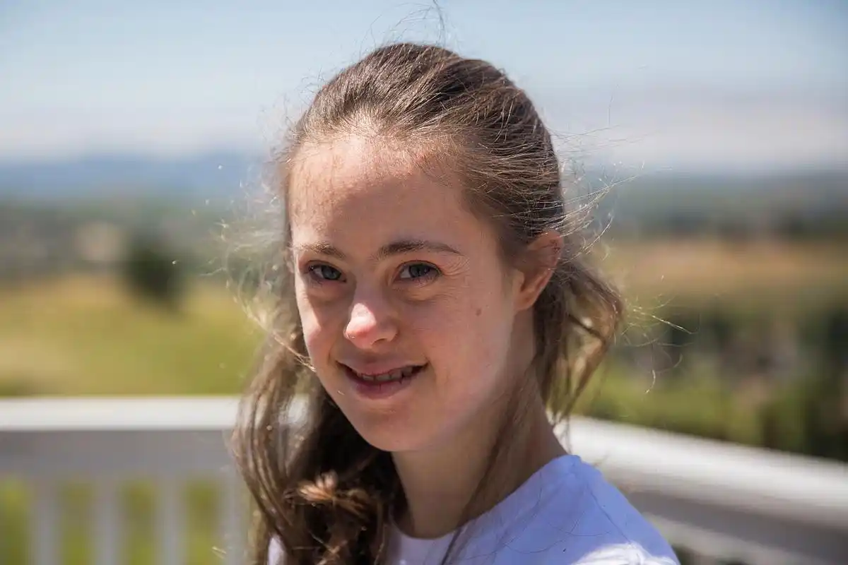 唐氏综合征是又名为21三体综合症,是因为第21对染色体出现了异常.